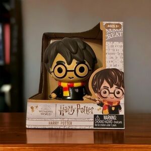 Harry Potter Deluxe 4-inch Figure (new in the box )